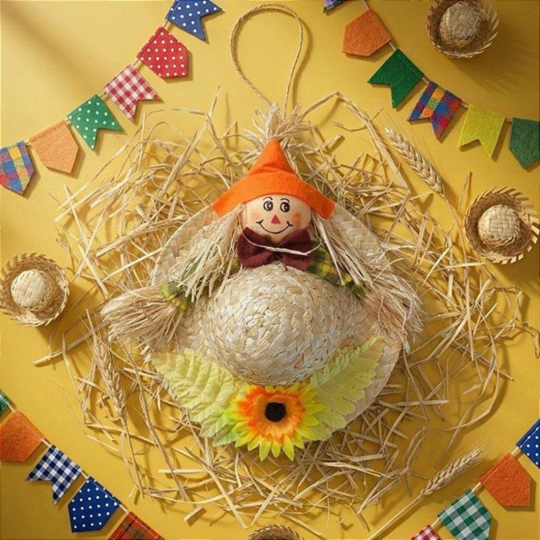 Guirlanda Junina Decorativa com Espantalho